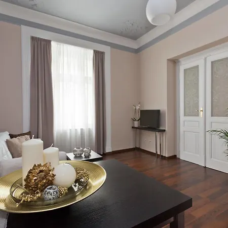 Prague Holiday Apartments Apartmanhotel 4*