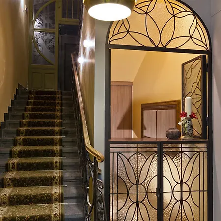 Prague Holiday Apartments 4*